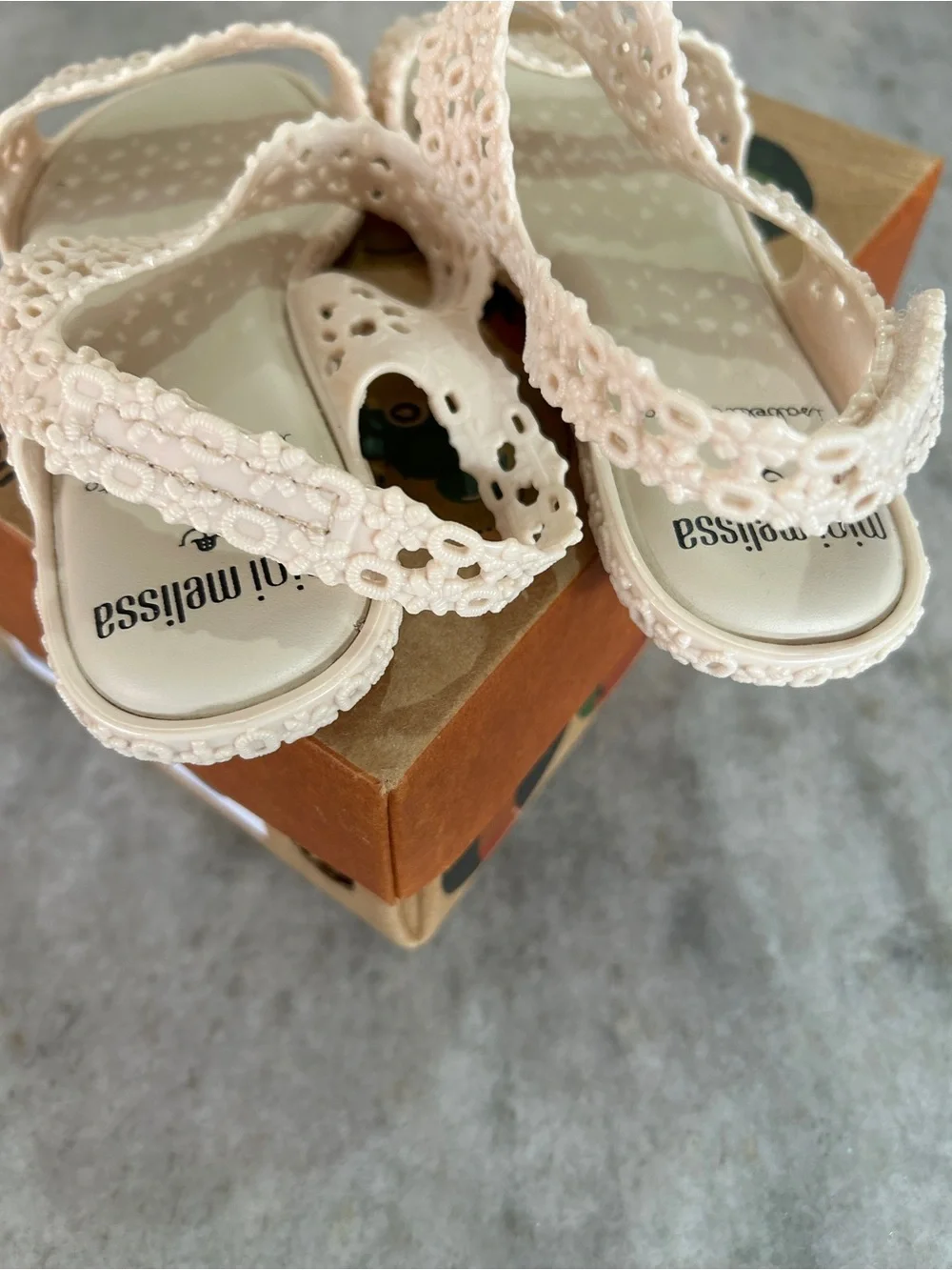 Mini Melissa Little Girls Beige Panc + Isabela Capeto Sandals Size 11